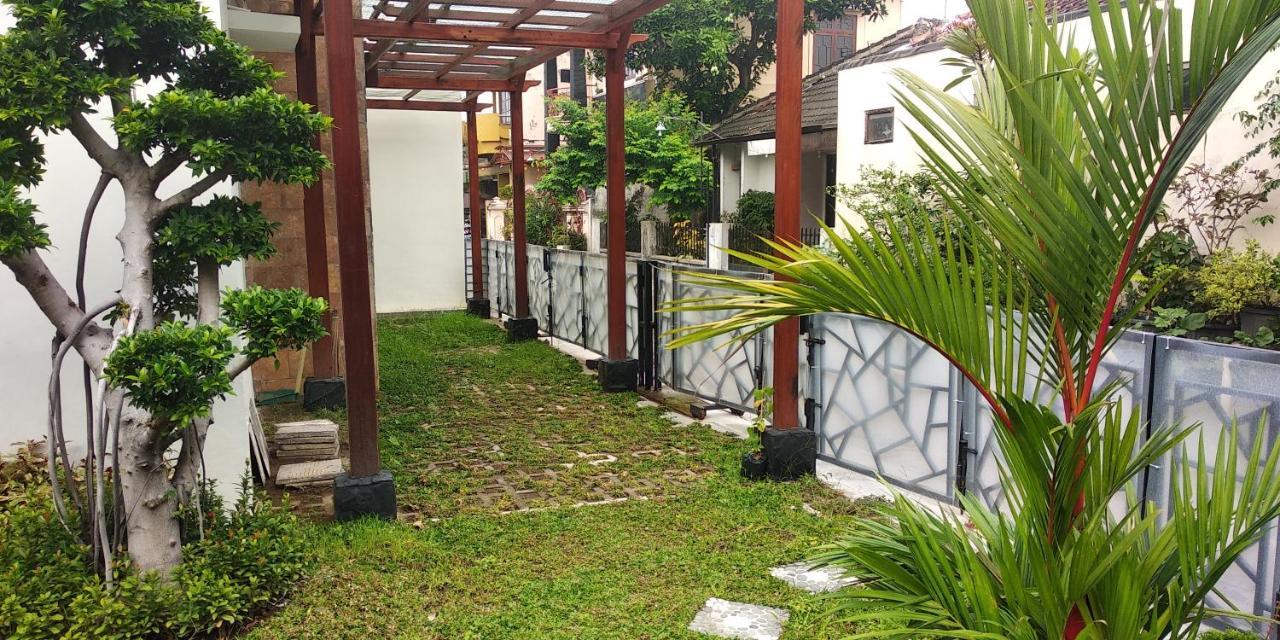 Omah Inap D24 Syariah Near Universitas Aisyiah Yogyakarta Mitra Reddoorz Sleman  Exterior photo